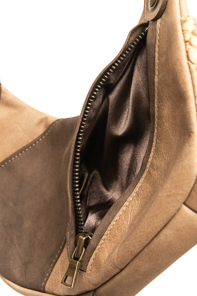 tan and brown cobra balance bag 4.0 contrast leather, inside pocket